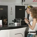 ゲストハウス ビー ランブラス
