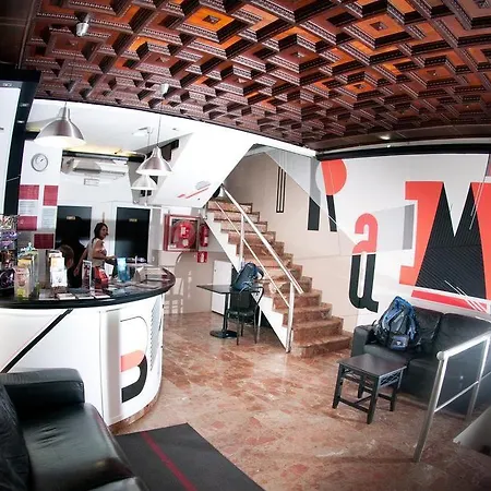 Be Ramblas Konukevi *